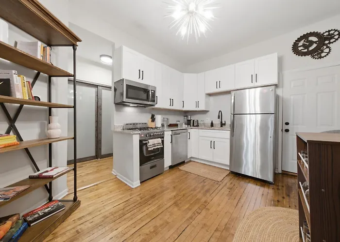 Wicker Park 1-br Walk To Train & Grocery Easy Downtown Access *