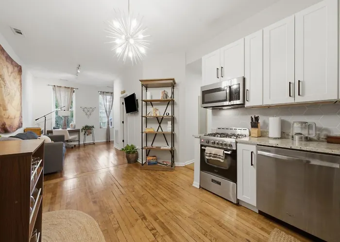 Apartment Wicker Park 1-br Walk To Train & Grocery Easy Downtown Access