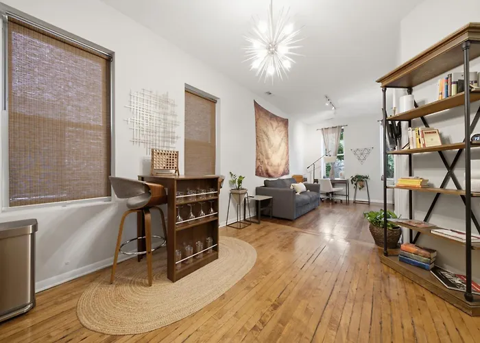 Apartment Wicker Park 1-br Walk To Train & Grocery Easy Downtown Access Chicago